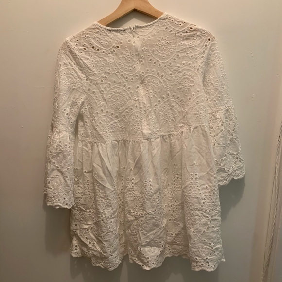 Pretty eyelet Shein top - Picture 4 of 4